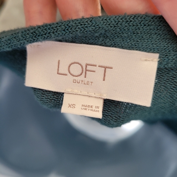 Loft Women's XS Teal Blue Green Long Sleeve Shirt Button Front Knot V-neck Top - Picture 8 of 8